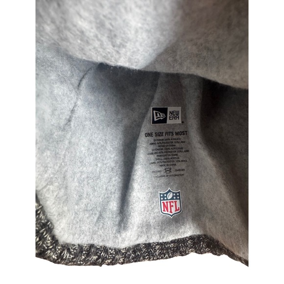 New Era NFL New Orleans Saints Pom Beanie Hat Black Gold White One Size - Picture 3 of 3